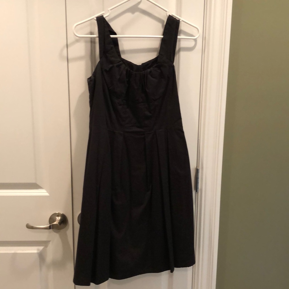 GUC Adrienne Vittadini Aline size 4 LBD